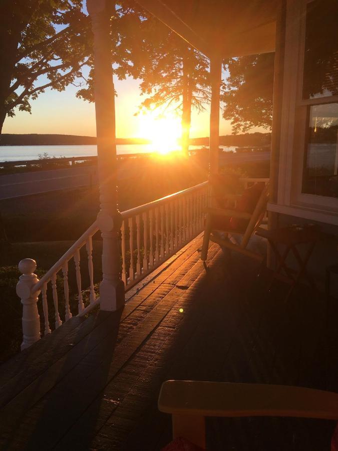 Toba'S Bed & Breakfast Lunenburg Exterior foto