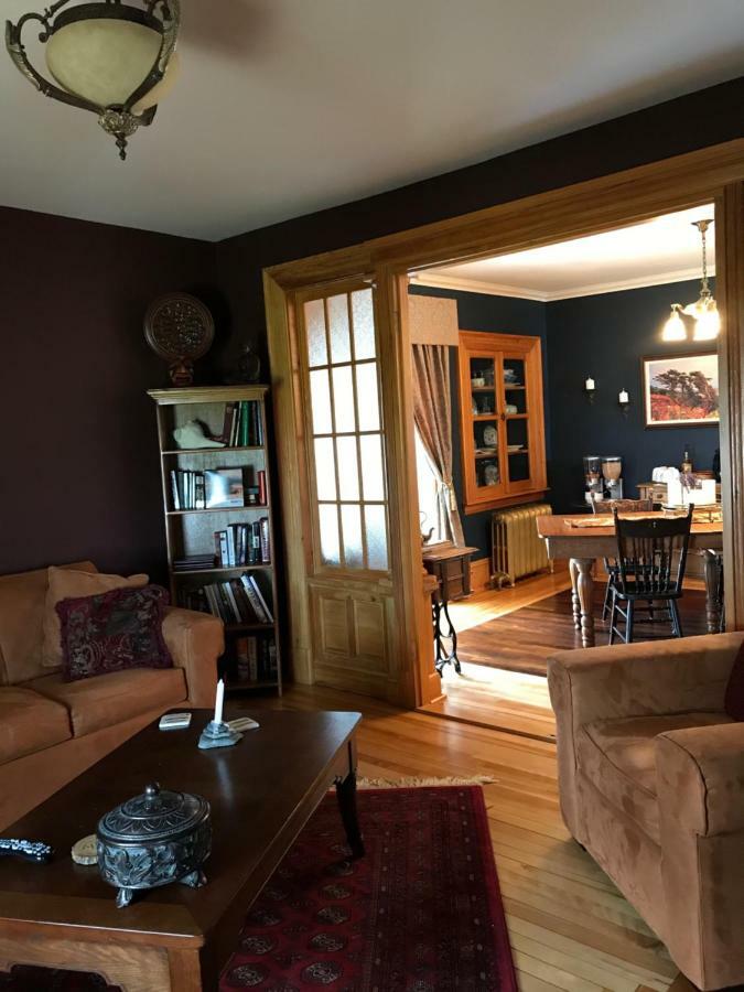 Toba'S Bed & Breakfast Lunenburg Exterior foto